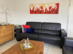 Comfortable bungalow for 6 people near beach